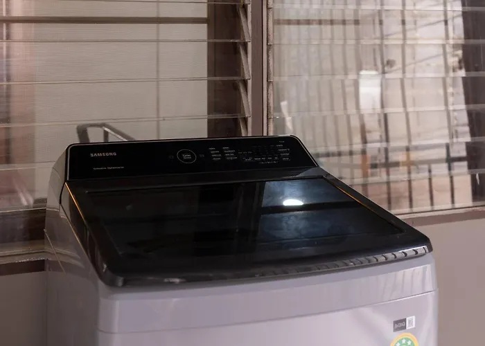 Thonglor|spacious 4br4ba, Fast-wifi, Netflix, Shop Apartment *